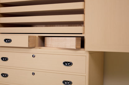 総無垢柾衣裳タンス