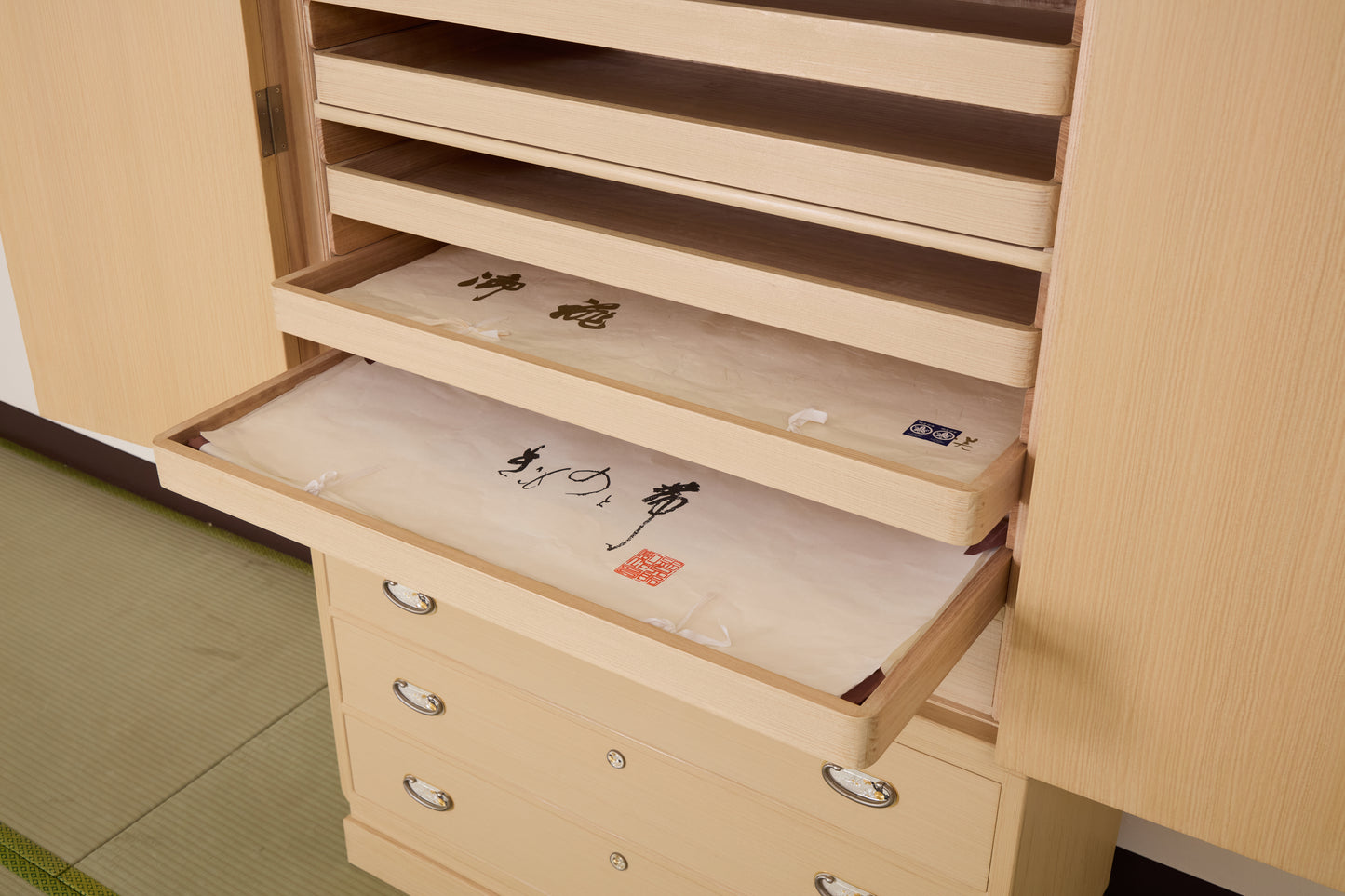 総桐衣裳箪笥 - 伝統と美の融合