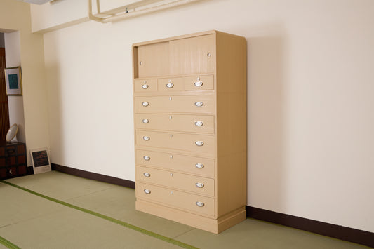 総桐七重箪笥 - 伝統と美の融合