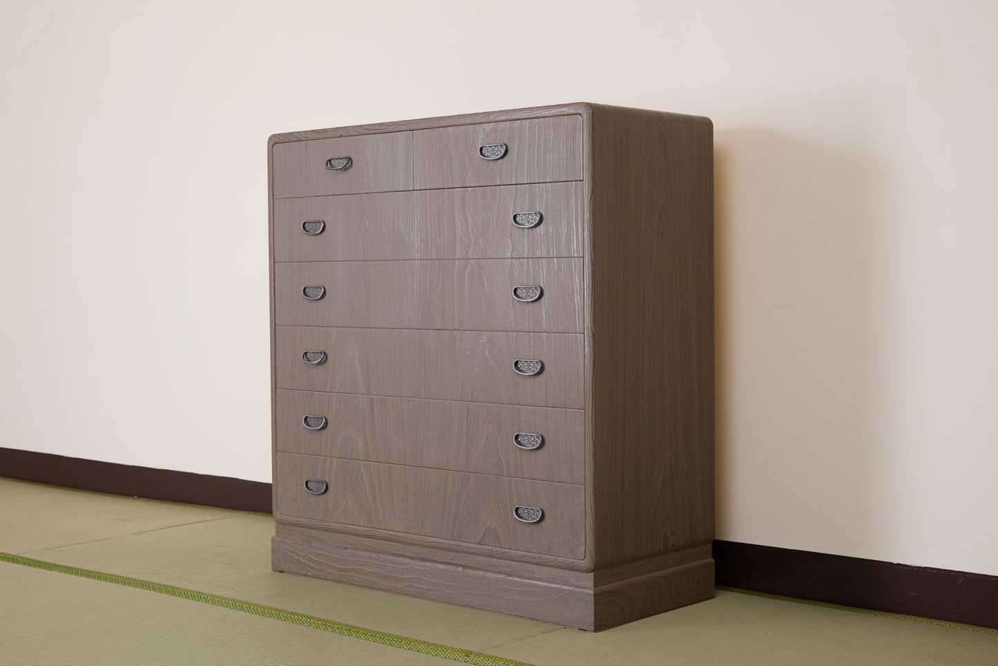 総桐整理たんす - 焼き桐神代仕上げの美と工芸の融合