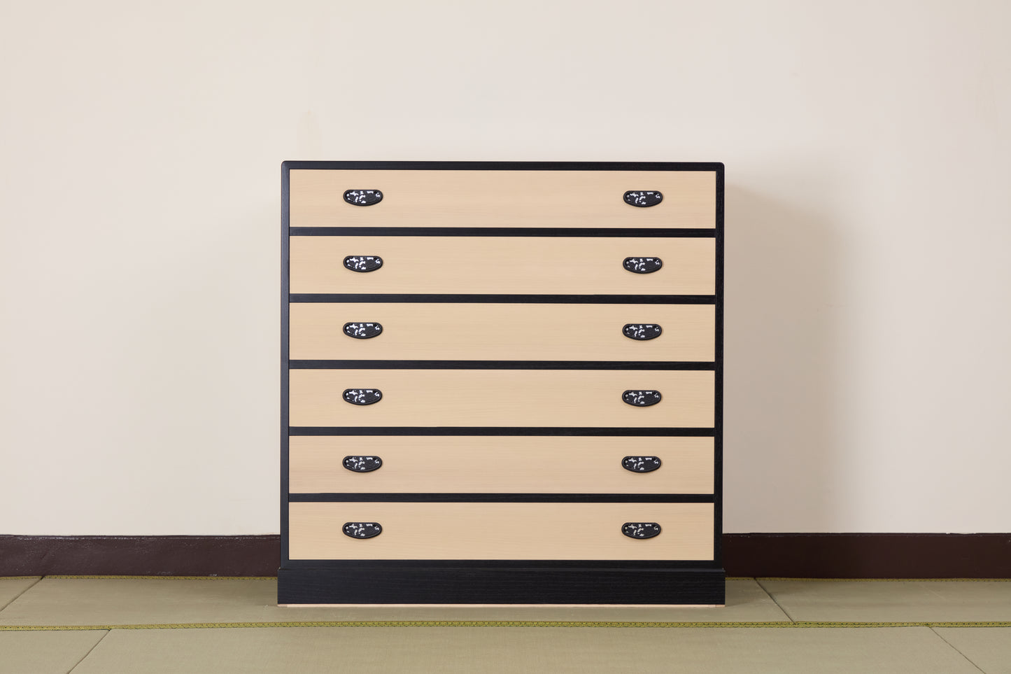 【アウトレット】モダンタイプの総桐チェスト6段