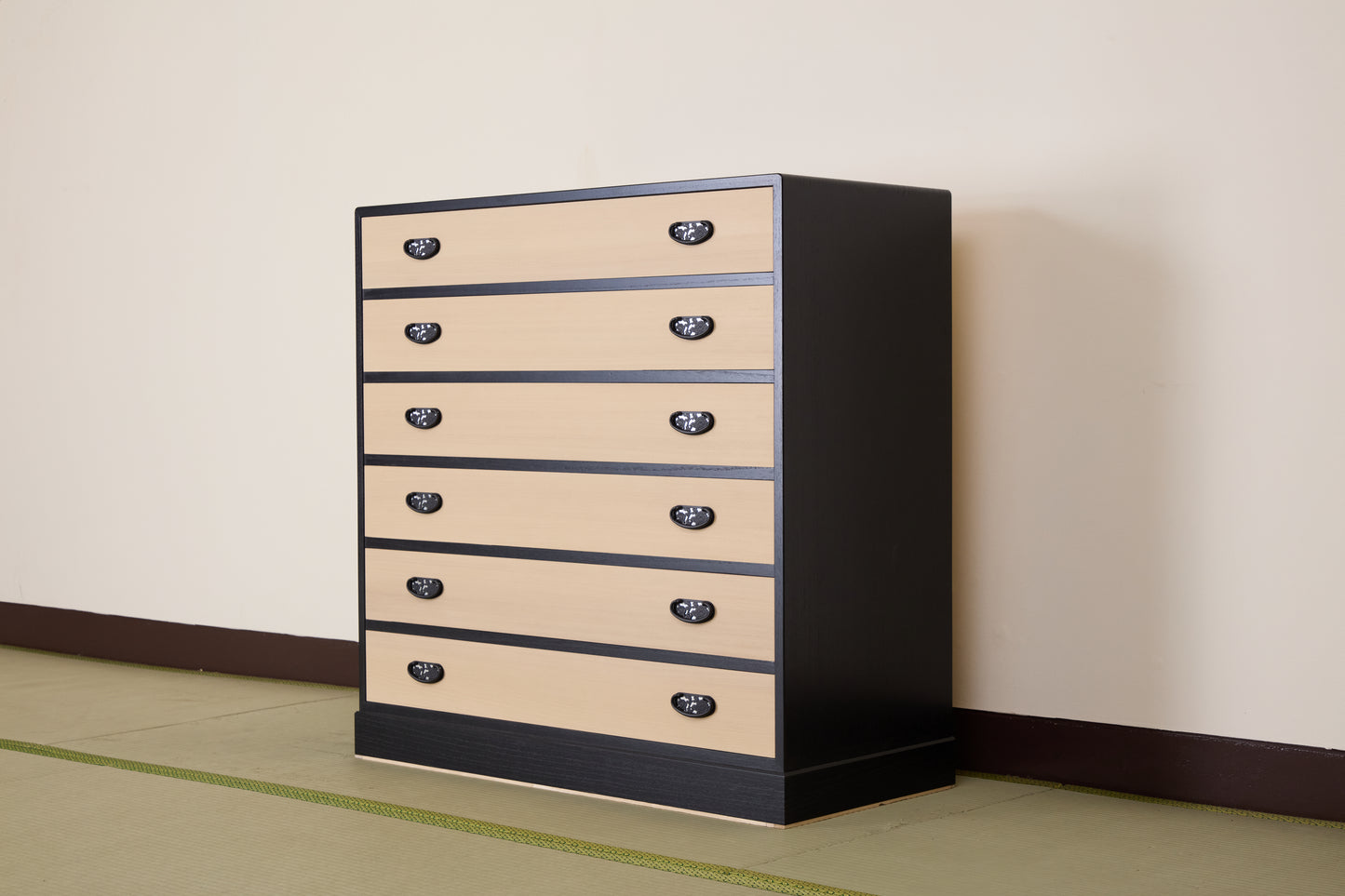 【アウトレット】モダンタイプの総桐チェスト6段