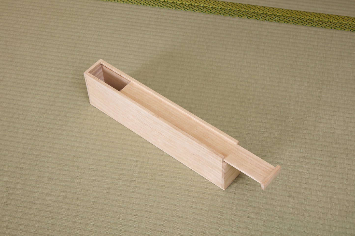 伝統工芸士作民芸調桐タンス