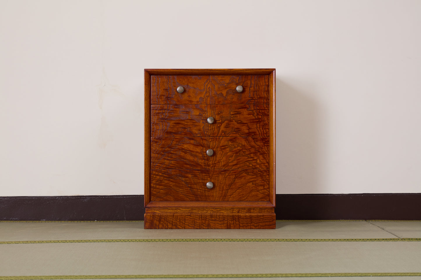 三本和好カラクリタンス001