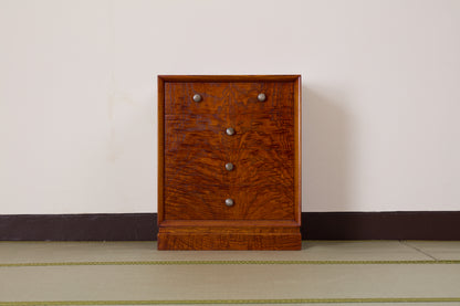 三本和好カラクリタンス001