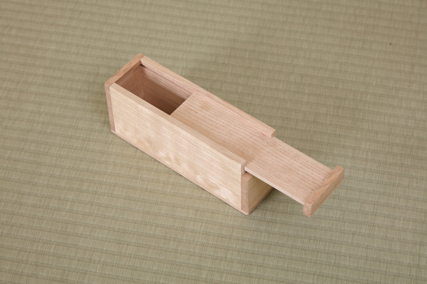 三本和好カラクリタンス001