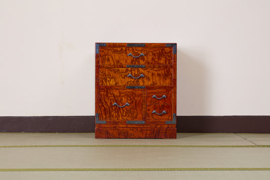 伝統工芸士が手がけるカラクリタンス002