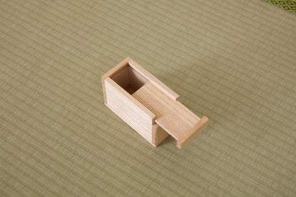 伝統工芸士が手がけるカラクリタンス002