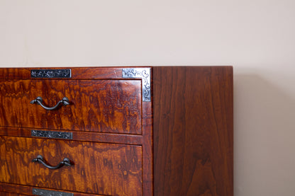 伝統工芸士が手がけるカラクリタンス002