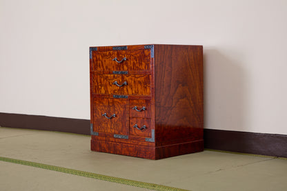 伝統工芸士が手がけるカラクリタンス002