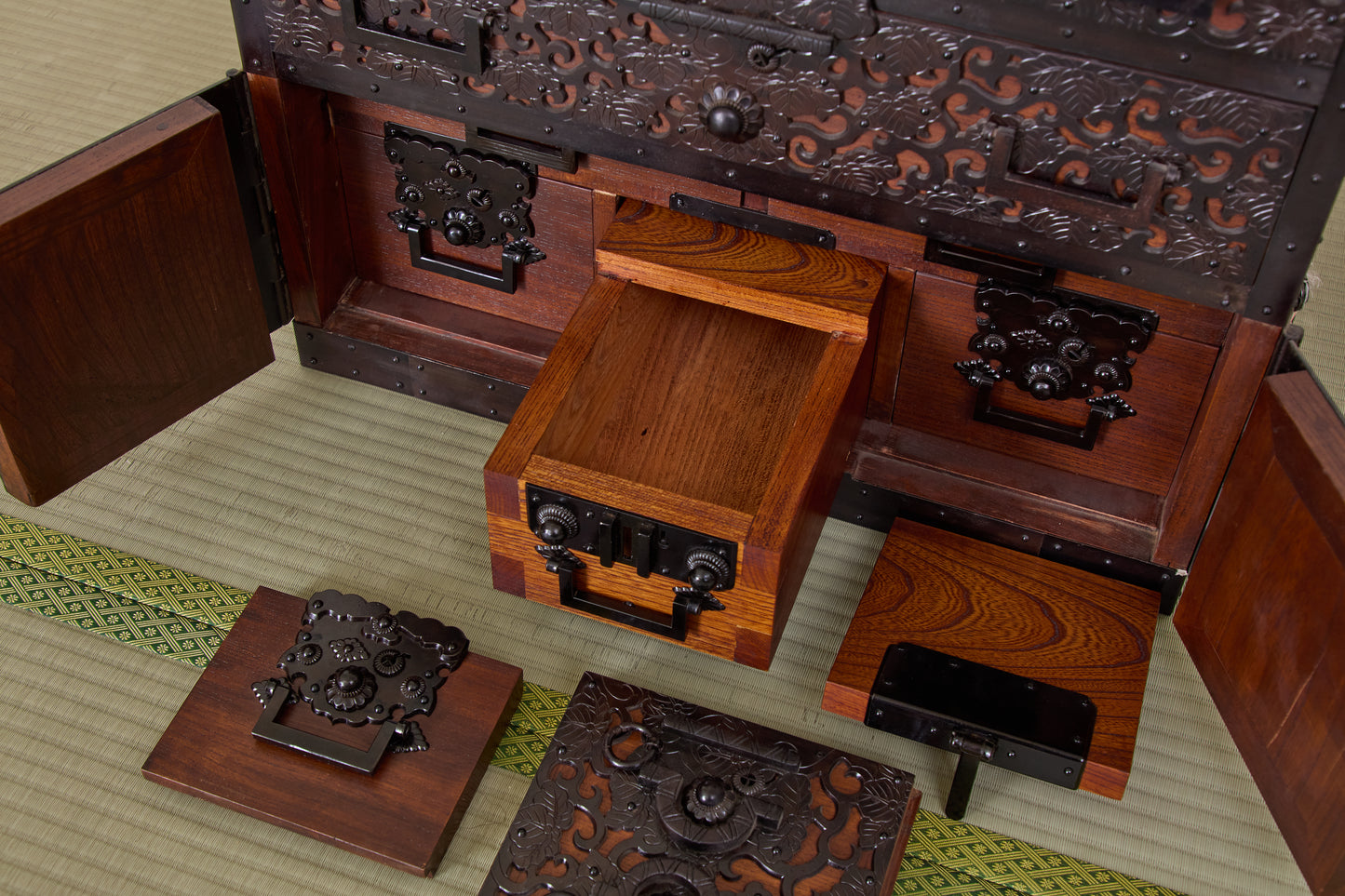 佐渡の舟タンス　再現品