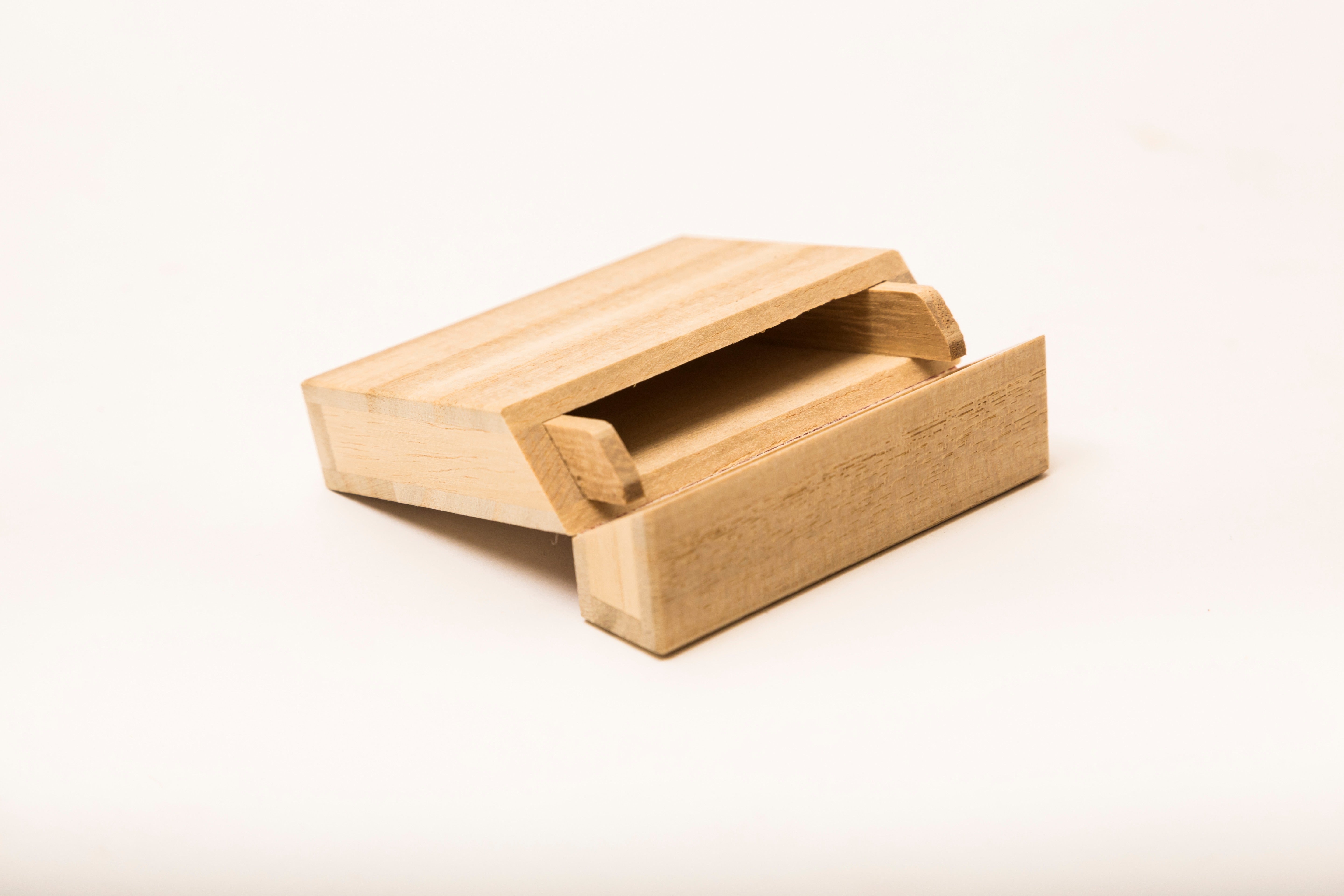 桐の名刺入れ – 桐屋田中